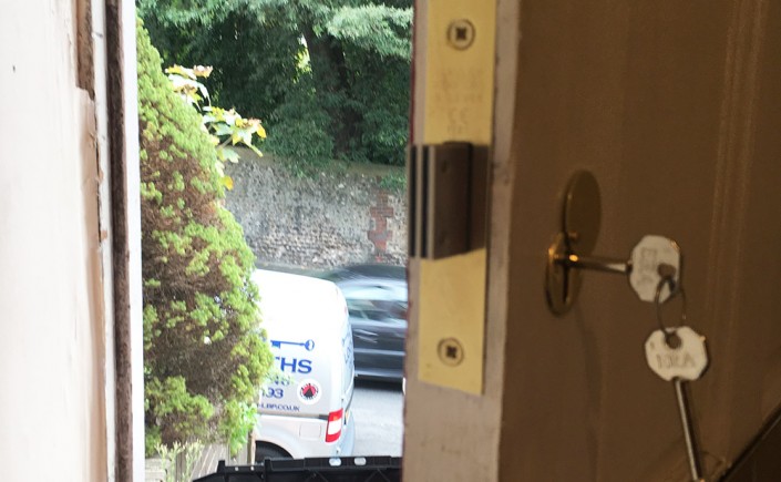 Brighton Locksmith | Motice Lock Install London Road