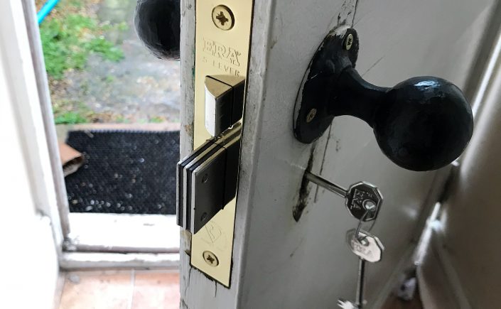 sash lock change after lbp locksmith
