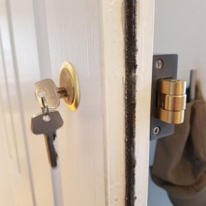 yale apartment lock change