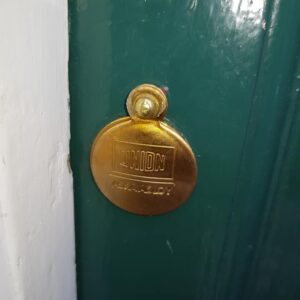 keyhole cover