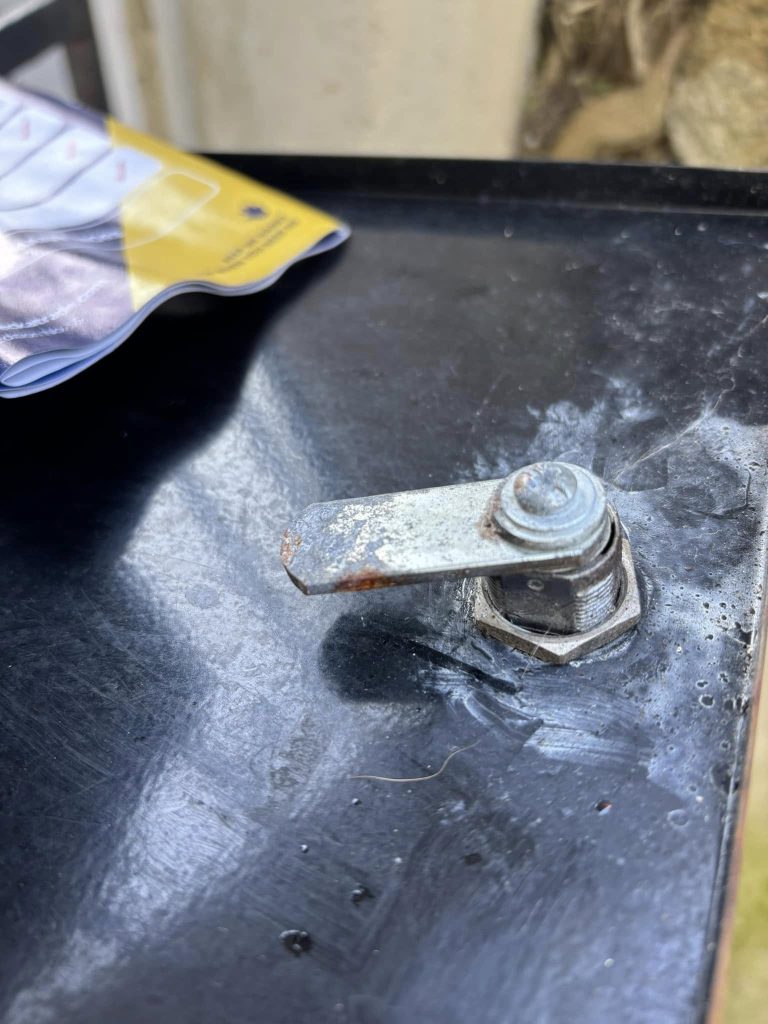 Cam lock close up photo